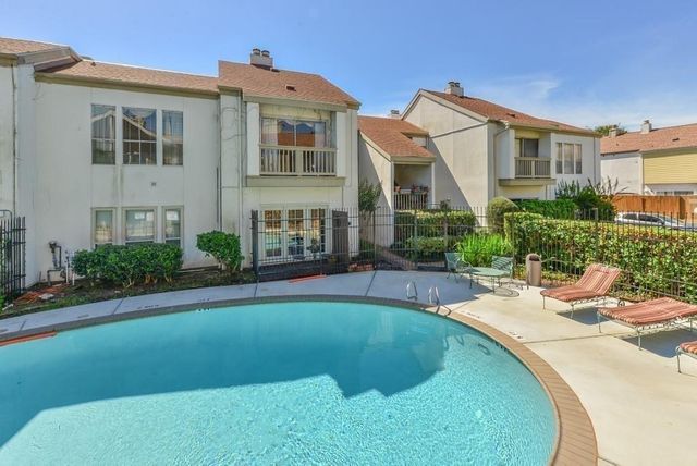 2100 Tanglewilde Street 537, Houston, TX 77063