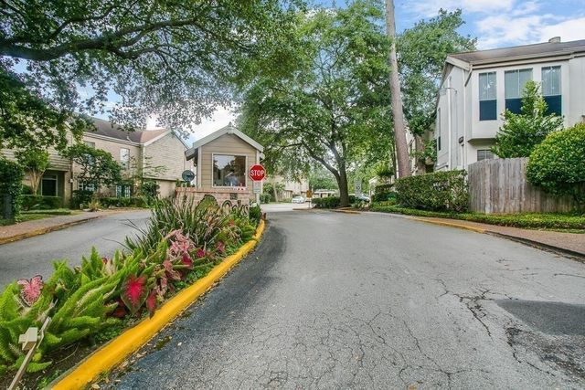 2100 Tanglewilde Street 537, Houston, TX 77063