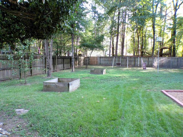 8325 FARMINGTON BLVD, Germantown, TN 38139