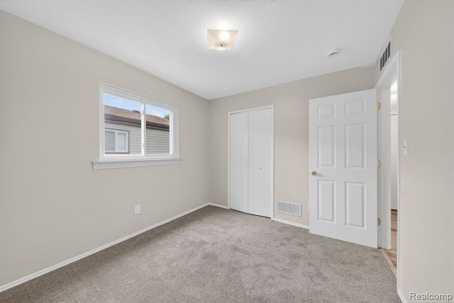 33484 Krauter Street, Westland, MI 48185