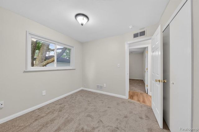 33484 Krauter Street, Westland, MI 48185