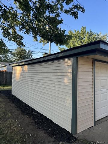 33484 Krauter Street, Westland, MI 48185
