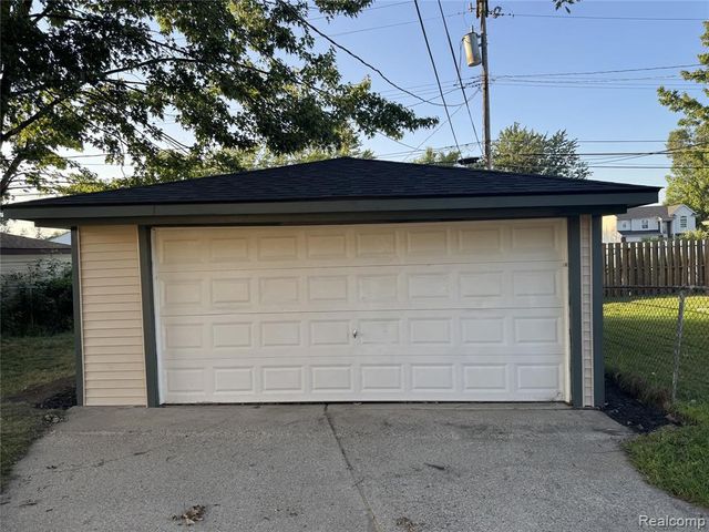 33484 Krauter Street, Westland, MI 48185