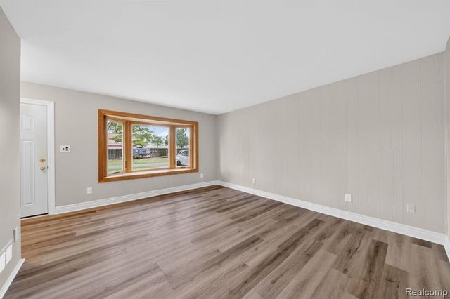 33484 Krauter Street, Westland, MI 48185