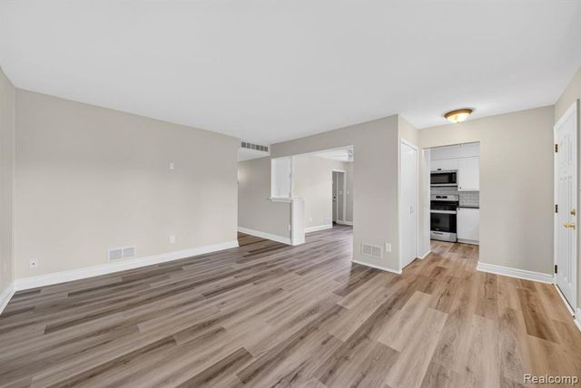 33484 Krauter Street, Westland, MI 48185
