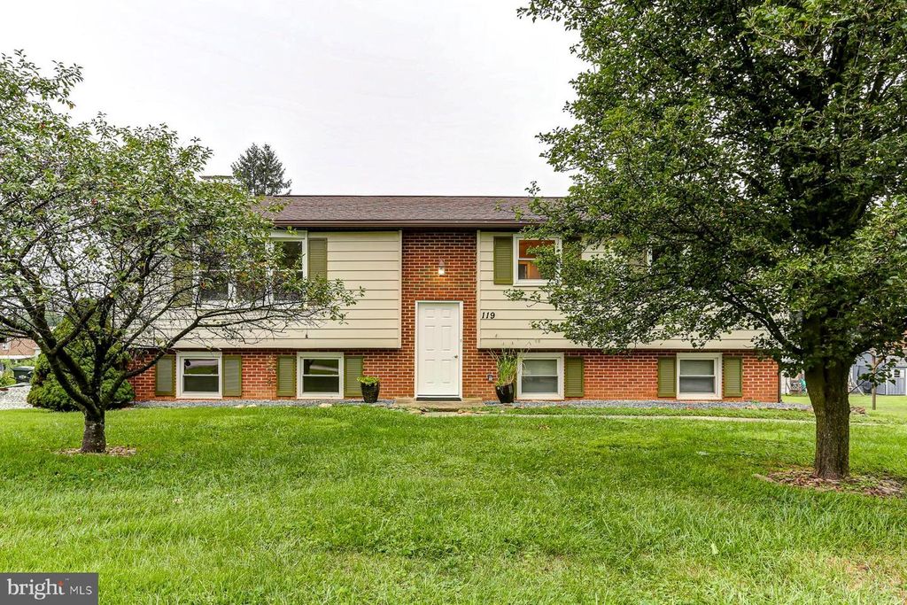 119 FOREST HILLS RD, Red Lion, PA 17356