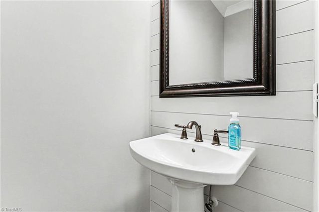 4433 Brookwood Road, Charlotte, NC 28215
