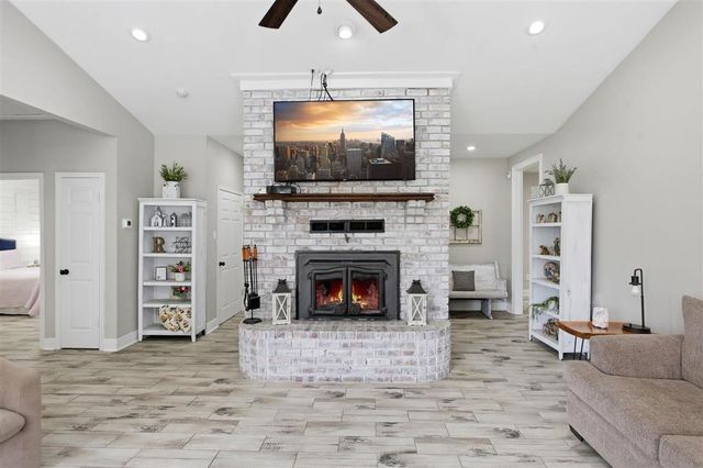 4020 Cappy Drive, Lake Charles, LA 70605