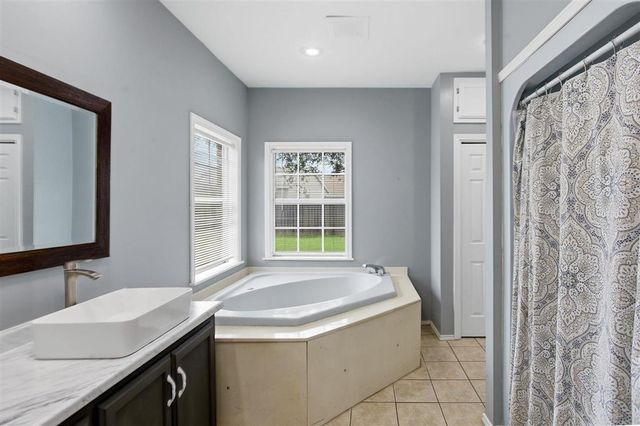 4020 Cappy Drive, Lake Charles, LA 70605