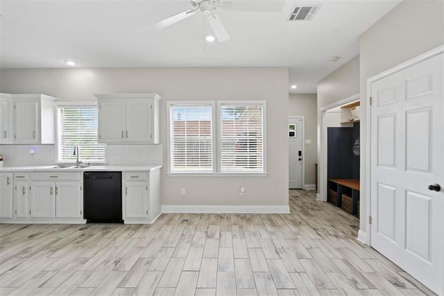 4020 Cappy Drive, Lake Charles, LA 70605