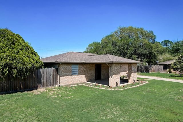 13414 Anna Court, Santa Fe, TX 77517