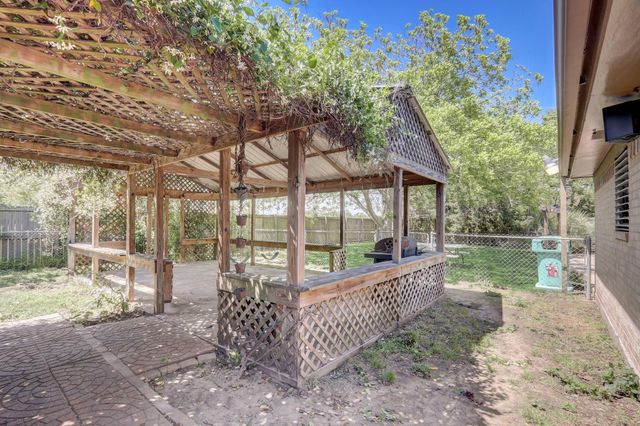 13414 Anna Court, Santa Fe, TX 77517