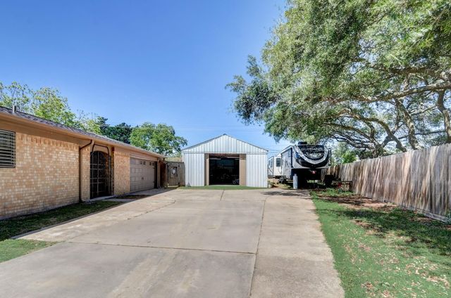 13414 Anna Court, Santa Fe, TX 77517