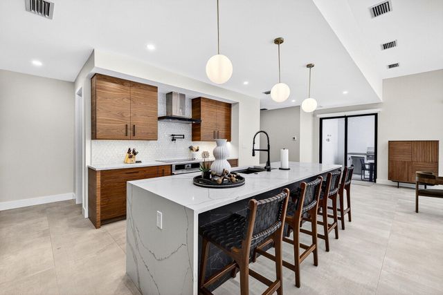 1807 NE 18th Street, Fort Lauderdale, FL 33305