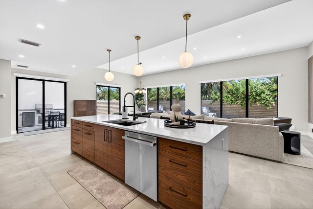 1807 NE 18th Street, Fort Lauderdale, FL 33305