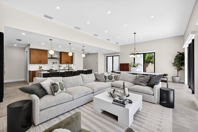1807 NE 18th Street, Fort Lauderdale, FL 33305