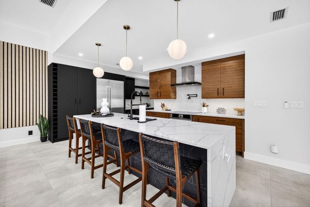 1807 NE 18th Street, Fort Lauderdale, FL 33305