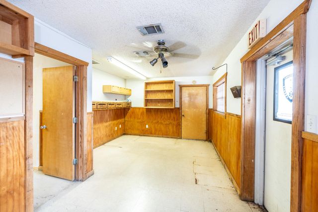 1703 N Saint Joseph ST, Gonzales, TX 78629