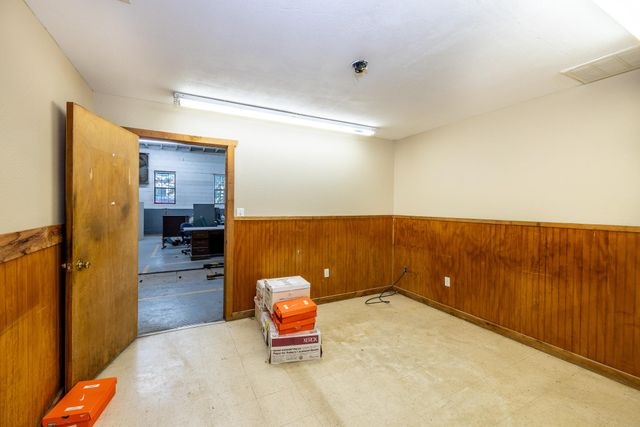 1703 N Saint Joseph ST, Gonzales, TX 78629