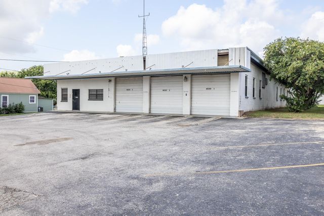 1703 N Saint Joseph ST, Gonzales, TX 78629