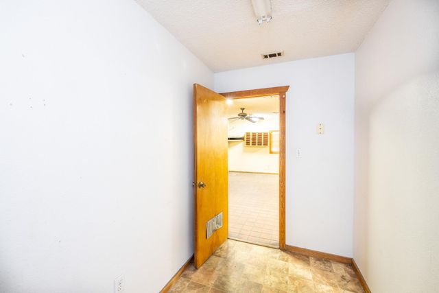 1703 N Saint Joseph ST, Gonzales, TX 78629