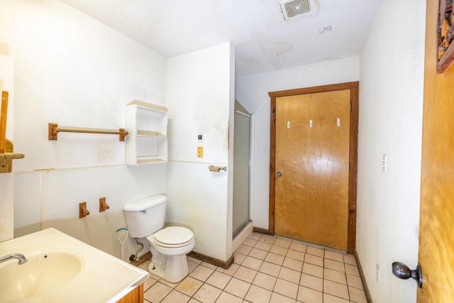 1703 N Saint Joseph ST, Gonzales, TX 78629