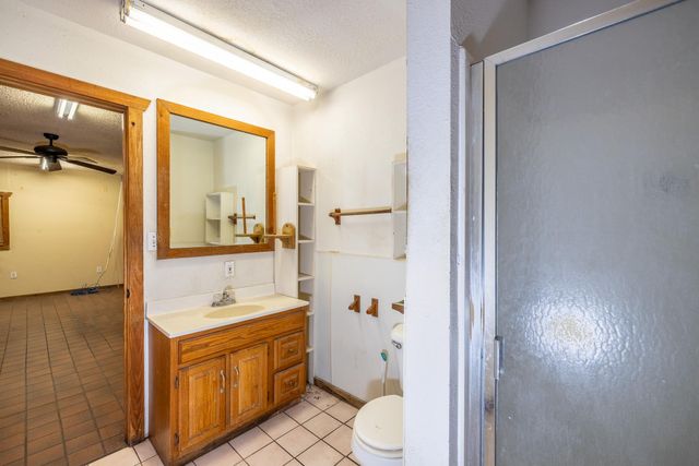 1703 N Saint Joseph ST, Gonzales, TX 78629