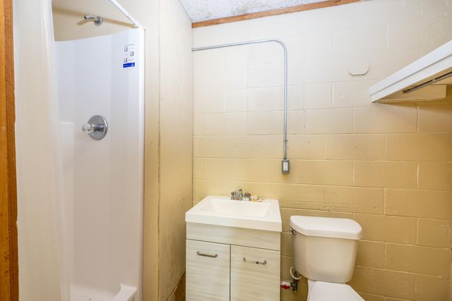 1703 N Saint Joseph ST, Gonzales, TX 78629