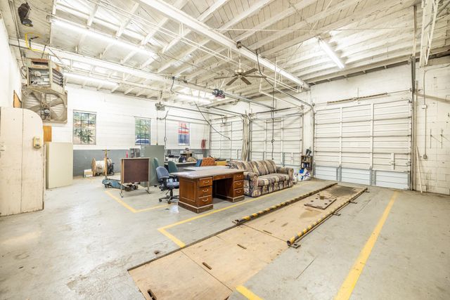 1703 N Saint Joseph ST, Gonzales, TX 78629
