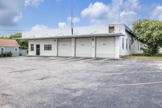 1703 N Saint Joseph ST, Gonzales, TX 78629