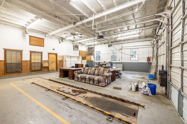 1703 N Saint Joseph ST, Gonzales, TX 78629