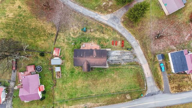 309 Sammons Pvt Drive, Blountville, TN 37617
