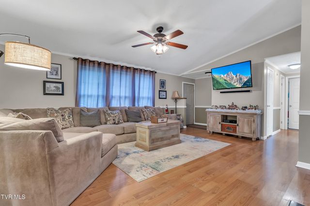 309 Sammons Pvt Drive, Blountville, TN 37617