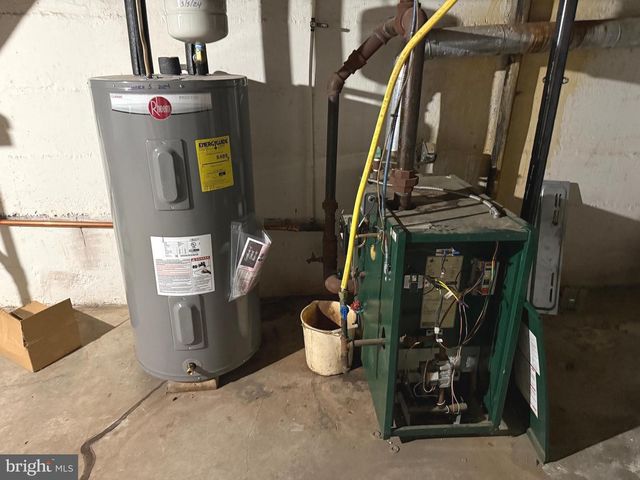 2020 HOLLY ST, Harrisburg, PA 17104