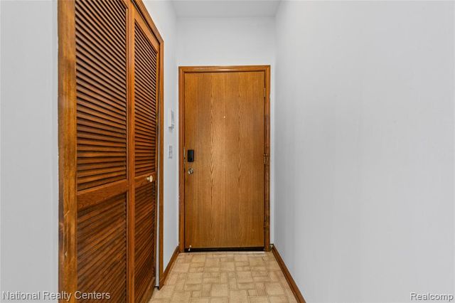 1421 Shoemaker Drive, Westland, MI 48185