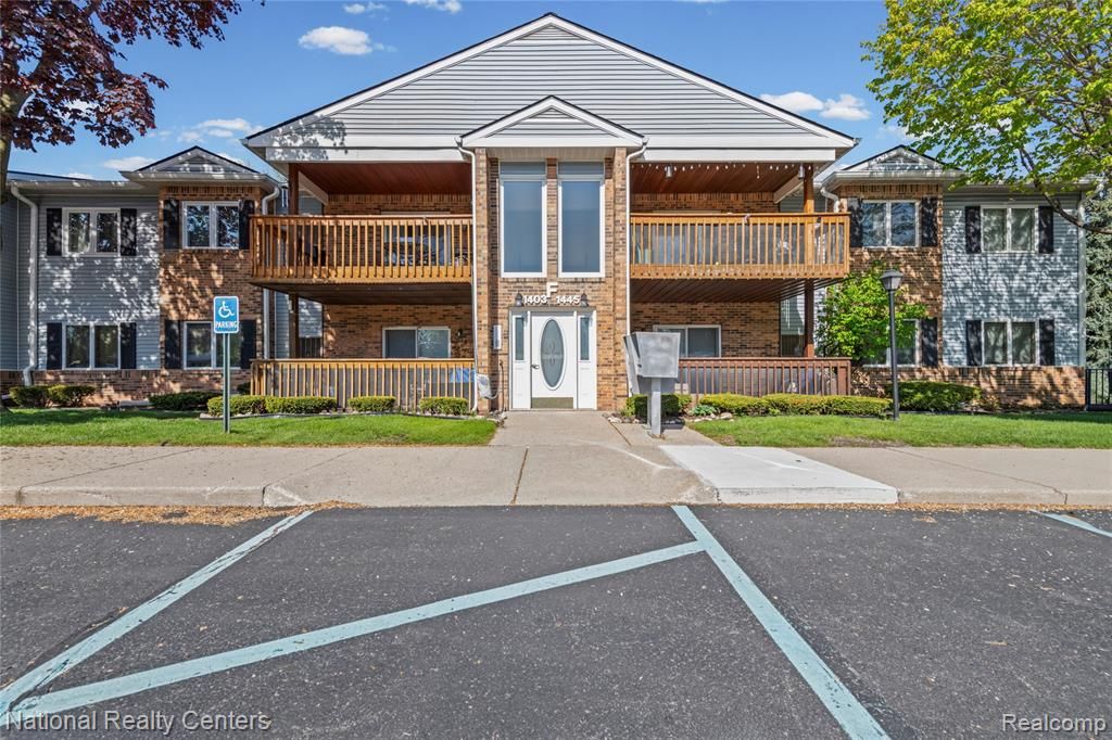 1421 Shoemaker Drive, Westland, MI 48185
