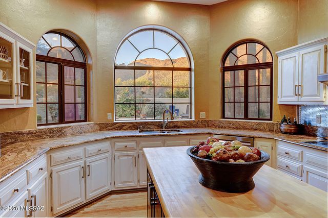 7580 N Calle Sin Controversia, Tucson, AZ 85718