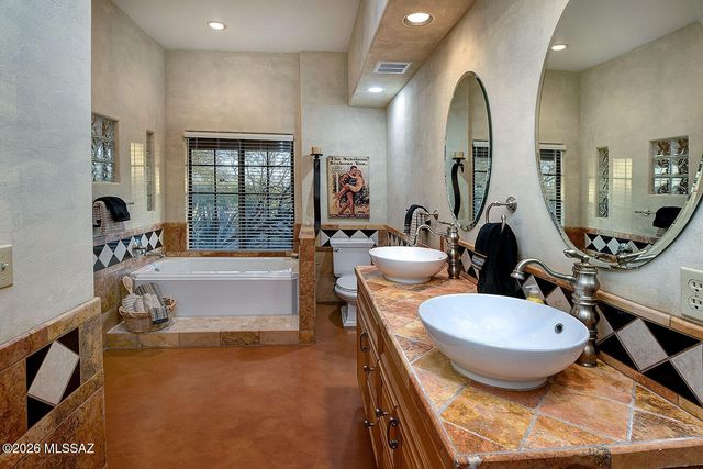 7580 N Calle Sin Controversia, Tucson, AZ 85718