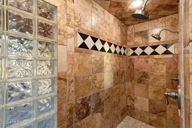 7580 N Calle Sin Controversia, Tucson, AZ 85718