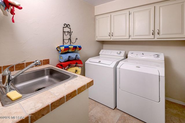 7580 N Calle Sin Controversia, Tucson, AZ 85718