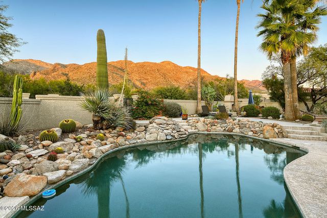 7580 N Calle Sin Controversia, Tucson, AZ 85718