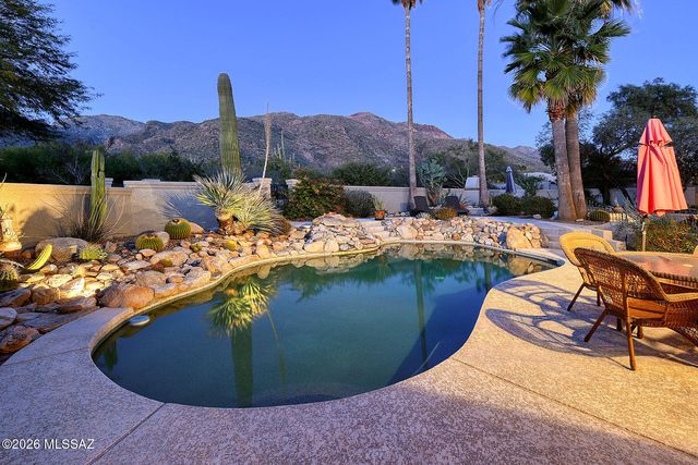 7580 N Calle Sin Controversia, Tucson, AZ 85718