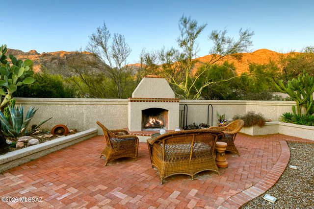 7580 N Calle Sin Controversia, Tucson, AZ 85718