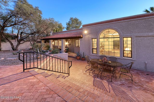 7580 N Calle Sin Controversia, Tucson, AZ 85718