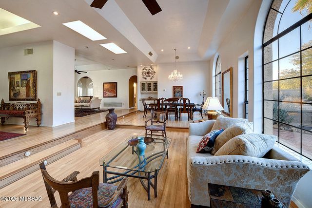 7580 N Calle Sin Controversia, Tucson, AZ 85718