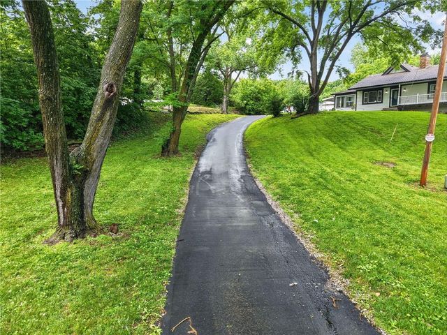 9800 Hutton Road, Kansas City, KS 66109