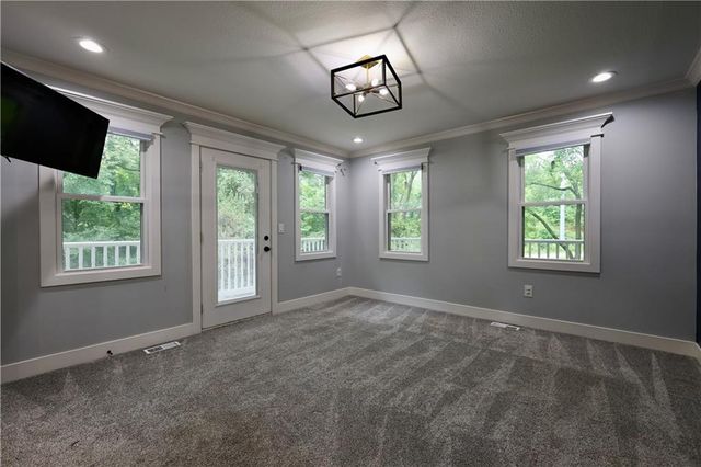 9800 Hutton Road, Kansas City, KS 66109