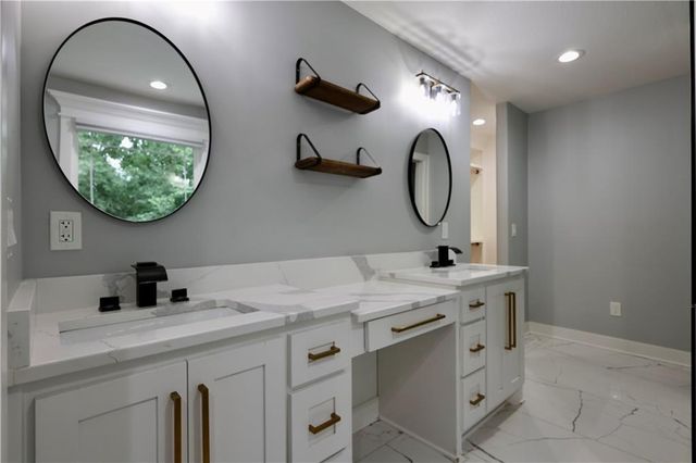 9800 Hutton Road, Kansas City, KS 66109