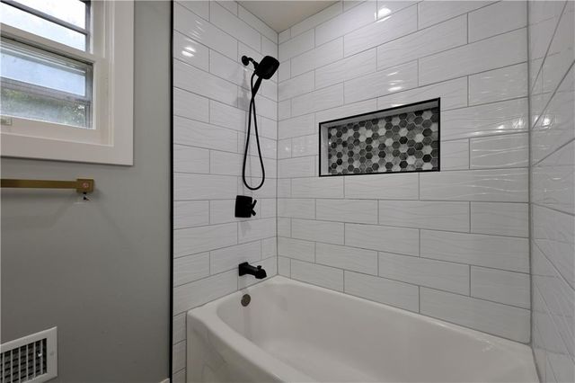 9800 Hutton Road, Kansas City, KS 66109