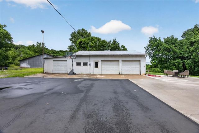 9800 Hutton Road, Kansas City, KS 66109